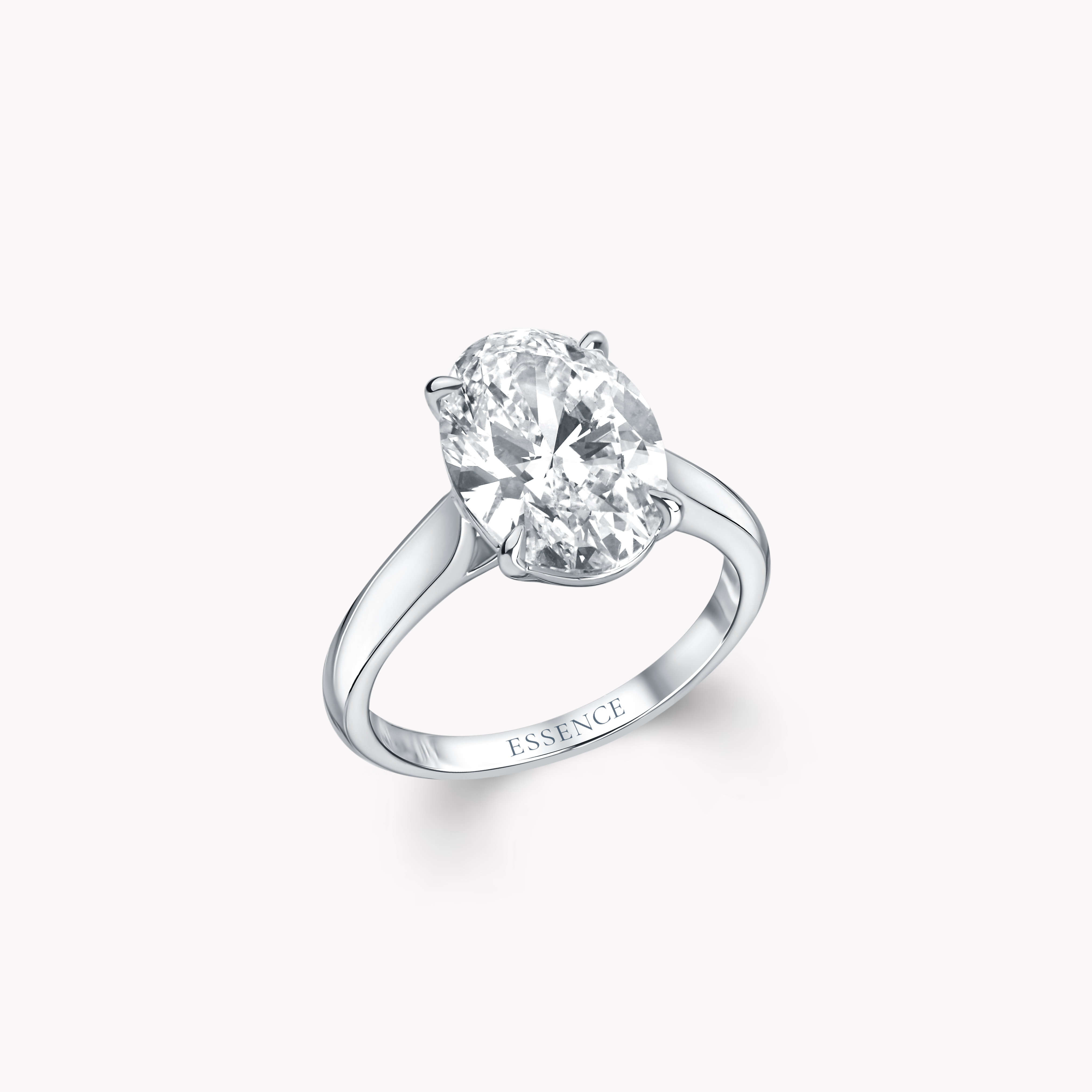 Каблучка з діамантом огранки Овал Base